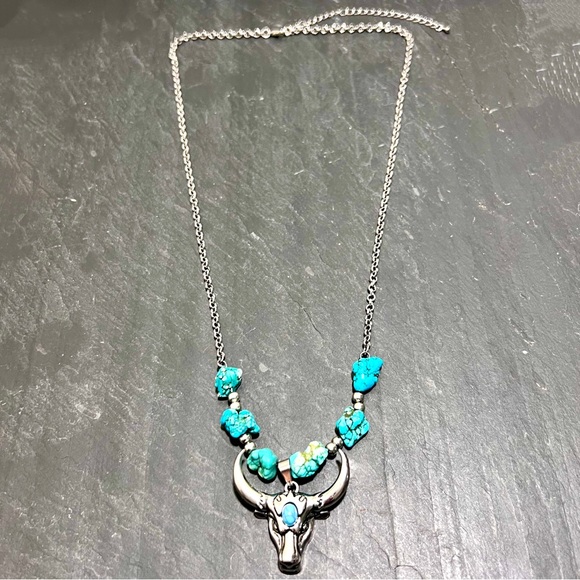New Longhorn Steer Turquoise Necklace - Picture 2 of 2